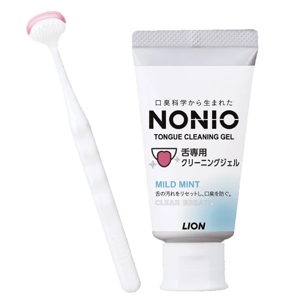 （右）NONIO舌専用クリーニングジェル  280円、（左）NONIO舌クリーナー 250円（ともに 編集部調べ）