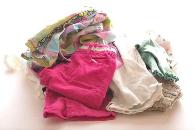 こんなにきれいで安いのに？ フリマアプリでの買い物を夫と子どもが反対。どうすれば？【お悩み相談】