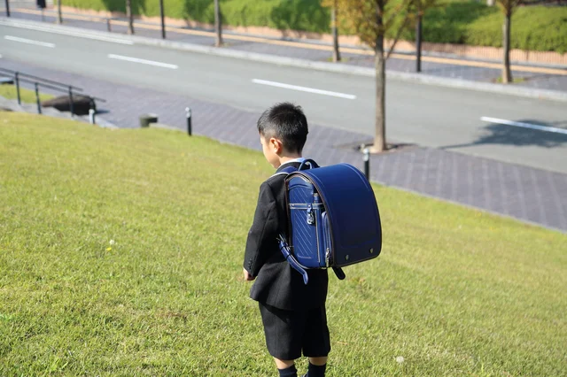 泣いて学校に行きたがらない小1息子。毎朝悪戦苦闘しています【小川大介先生の子育てよろず相談室】