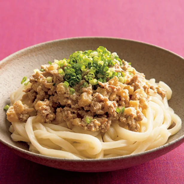 ザーサイとクリームが相性抜群な「坦坦（タンタン）うどん」