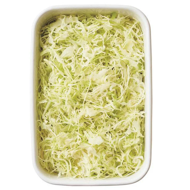 塩もみして、みずみずしさをキープ