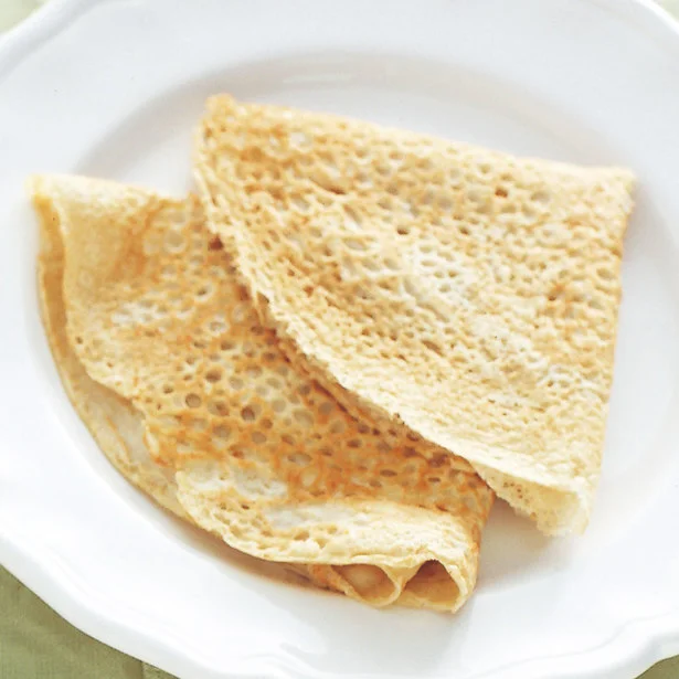 塩をきかせた大人の味わい!「そば粉入りクレープ」