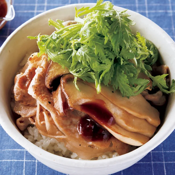 梅だれで酸っぱさをプラスした「焼き豚しゃぶ丼」