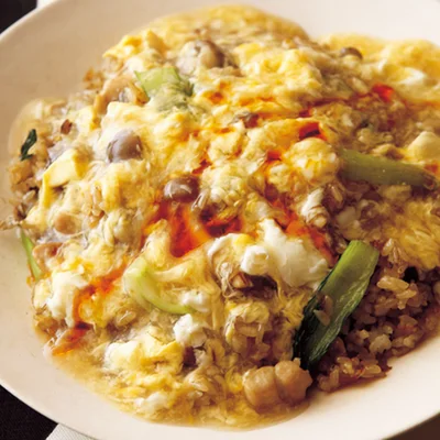 アツアツあんをトッピング! 食べ応えリッチな「あんかけチャーハン」