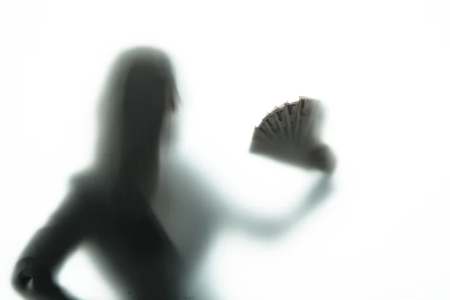 資産家の婚約者に嘘をついた主人の妹と、それに乗った義両親。不安です……【お悩み相談】