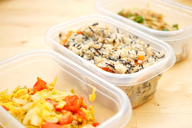 義母の料理が激マズ！ 持参して一緒に食べようとするのを阻止したい【お悩み相談】