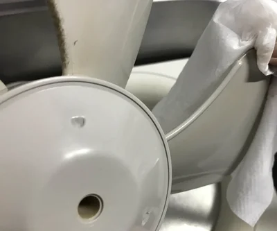 おぉっ～、ひと拭きで汚れが落ちた！