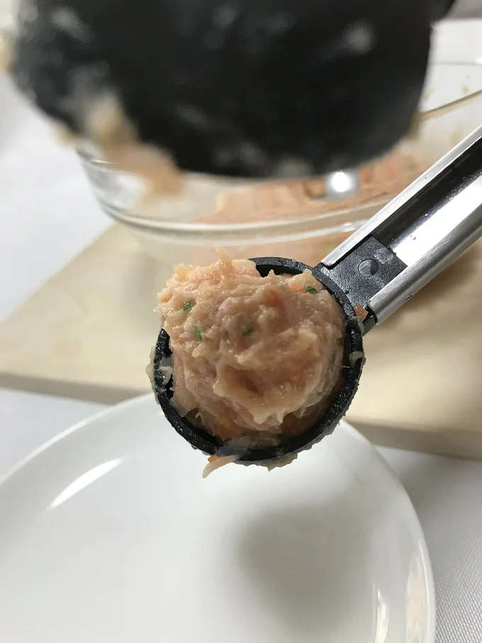 ありゃま、すくう量が多すぎた! イビツな出来上がりに