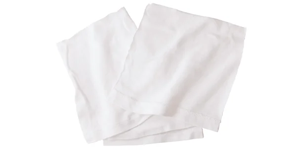 いらないTシャツなどの布を約15cm四方に切ったお手製の雑巾なら、お金をかけず、リサイクルにも！