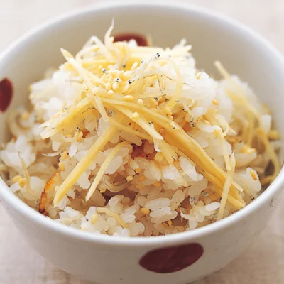 さっぱりした香りがやみつきに！「ちりめんじゃことしょうがの炊き込みご飯」