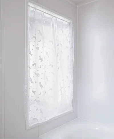 浴室の窓は「シャワーカーテン」で覆い、冷気を伝えにくくする！