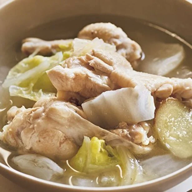 寒い冬にぴったりの「白菜と手羽元のスープ煮」