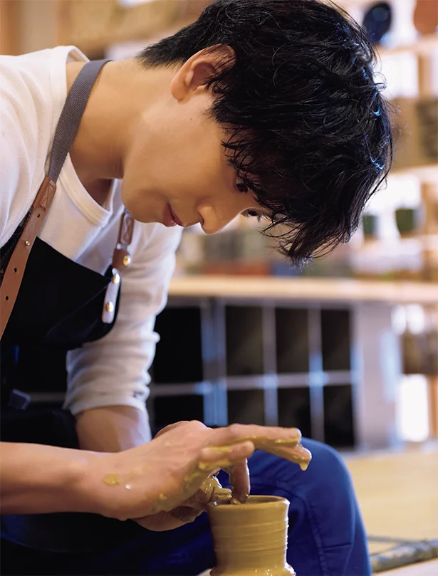 黒羽麻璃央が彼氏だったら…「集中して作業するので自分を見つめ直すことができ、 頭がすっきりしました」〜陶芸2〜