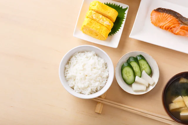 貯蓄もしたいけど外食がやめられない…！ 自炊とのバランスに悩んでいます【お悩み相談】