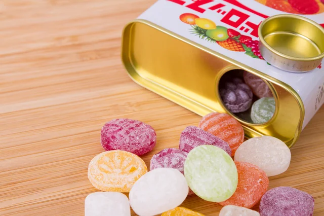 本当はお断りしたい… 子どもにいつもお菓子をくれる隣人になんと伝えれば？【お悩み相談】