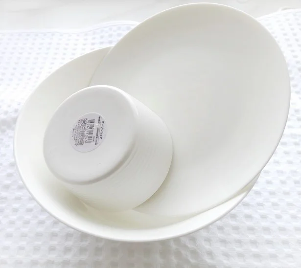【ニトリ】の白い食器シリーズは、料理に合わせて形や大きさを選べます