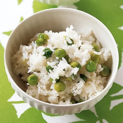 炊飯器に入れるだけ！ 甘い香りが鼻をくすぐる春の「豆ご飯」