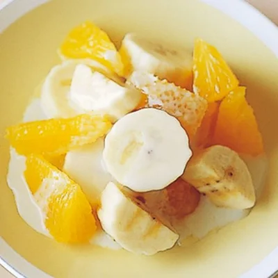 【画像を見る】フルーツと練乳で作る「オレンジ×バナナの練乳がけ」