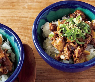 さばみそそぼろ丼