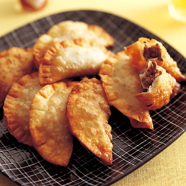 余らなくても作りたい！ 餃子の皮で作るスナック＆おつまみ5選