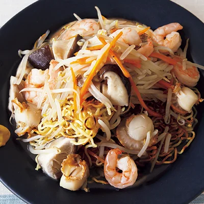 あんをのせて栄養とおいしさをプラス♪ ランチに食べたいあんかけ焼きそば5選