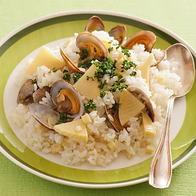 お米の一粒一粒にまでうまみがしみしみ！ 旬のあさりで作るご飯もの5選