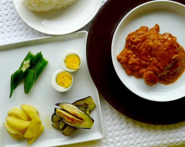 レトルトなのに、ちょっとボリュームをアップしたら、カフェご飯風の晩ご飯ができました！