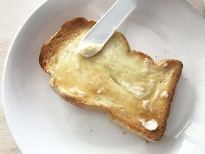 バターが溶けやすいので、スイスイ塗り広げられる！
