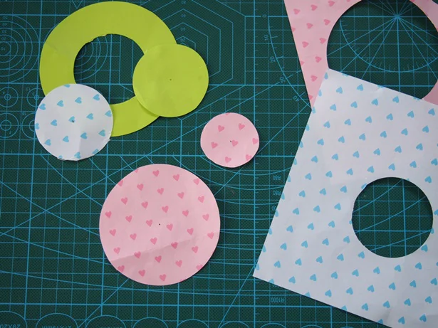 「コンパスカッター」でらくらく丸型が量産できる!