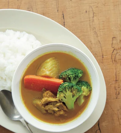 ゆで汁までおいしく食べ切る「チキンスープカレー」