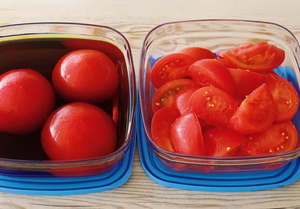 トマトはそのまま食べるだけじゃもったいない！トマトのめんつゆ漬けとナムル風