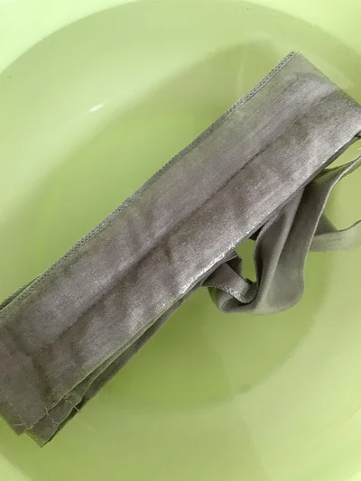 水に浸すとふくらんでひんやり