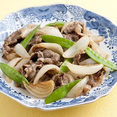 「新玉ねぎと牛肉の蒸し炒め」