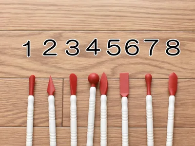 上下合わせて16種類のへらが使える！