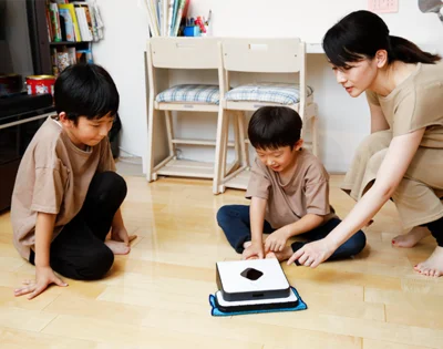 子どもたちもブラーバに興味津々