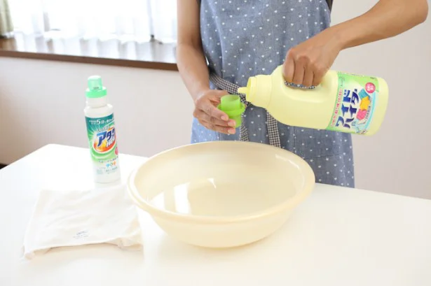 つけ置き液を作るときは、洗面器などを活用して。