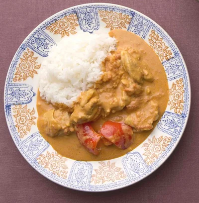 生クリームで濃厚＆まろやかな「バターチキンカレー」