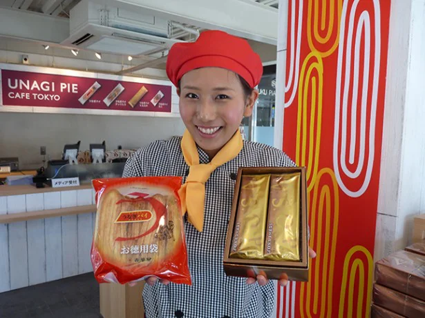 東京・表参道に長さ4m83cmの巨大うなぎパイが登場！（画像3/7