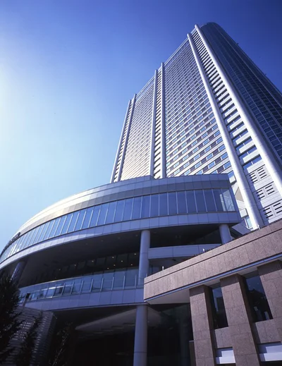 JR・地下鉄の駅近という好立地にそびえる地上43階建ての東京ドームホテル