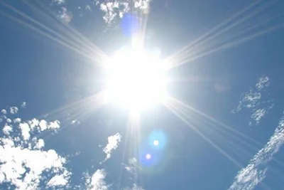 ジリジリと太陽が照りつける猛暑日。熱中症は湿度が高い環境下でも起こりやすいとか！