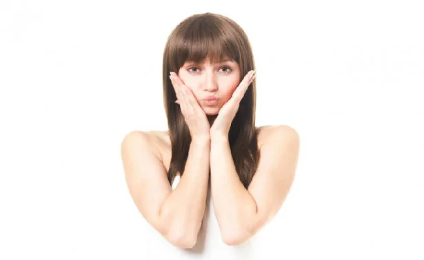 プロのメイクに見える！？うぶ毛そりで肌印象アップ！