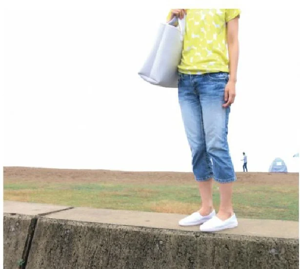 おしゃれは足元から！春は軽やかな素材と色をプラス