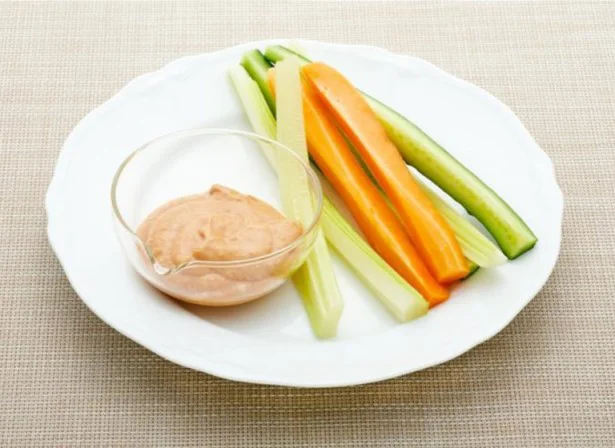 野菜や冷奴につけて食べるなど、簡単な使い方も。減塩効果もあるのがうれしい