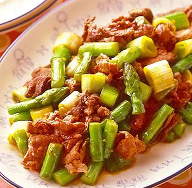 手早く作れて、ご飯も進む中華味の「牛肉とアスパラの中華炒め」