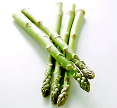 グリーンアスパラガスにはβ-カロテン、ビタミンB1、B2、食物繊維などが豊富に含まれている。