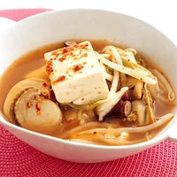 暑い日こそ食べたくなる！スンドゥブ風ピリ辛スープ