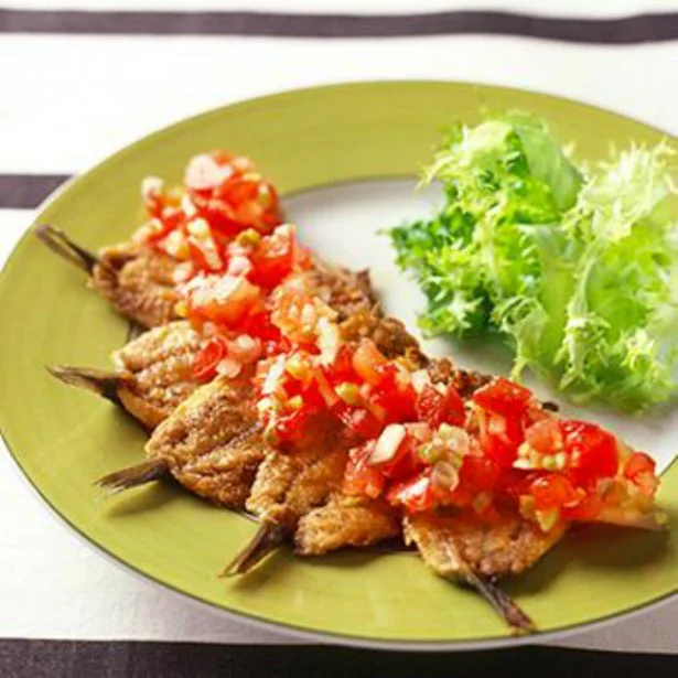 暑い夏でも食欲キープ！サルサソースでいわしを食べよう