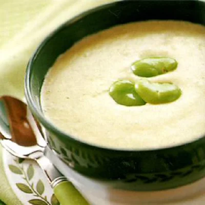 牛乳ベースの温かいスープが、じんわり胃に染みる