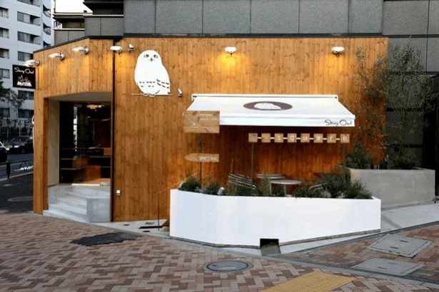 外観はおしゃれな普通のカフェ。立地は、渋谷から少し奥まった代々木公園駅徒歩3分