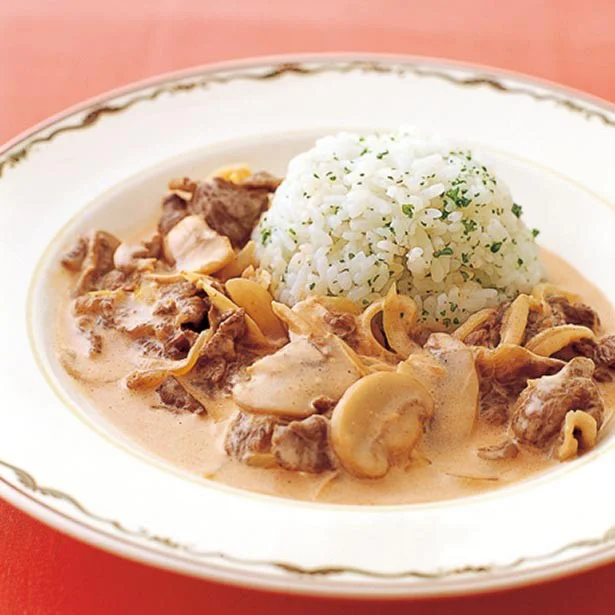 幸福感で満たされる！オーロラビーフストロガノフ風